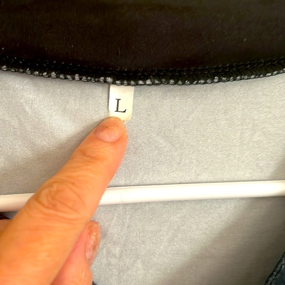 L Gradient Irregular Shirt Print Button VNeck ThreeQuarter Sleeve Ladies Blouse - Picture 10 of 10